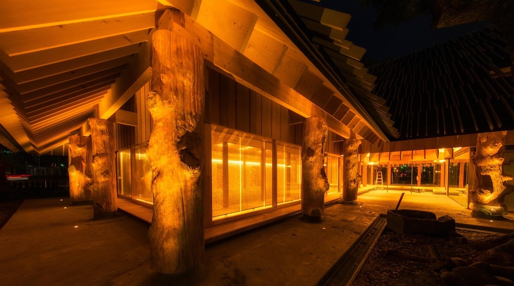 青井の杜国宝記念館:軒下