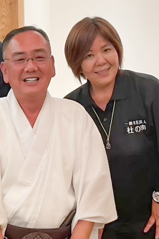 青井阿蘇神社宮司(福川義文)と和泉代表理事(杜の声)